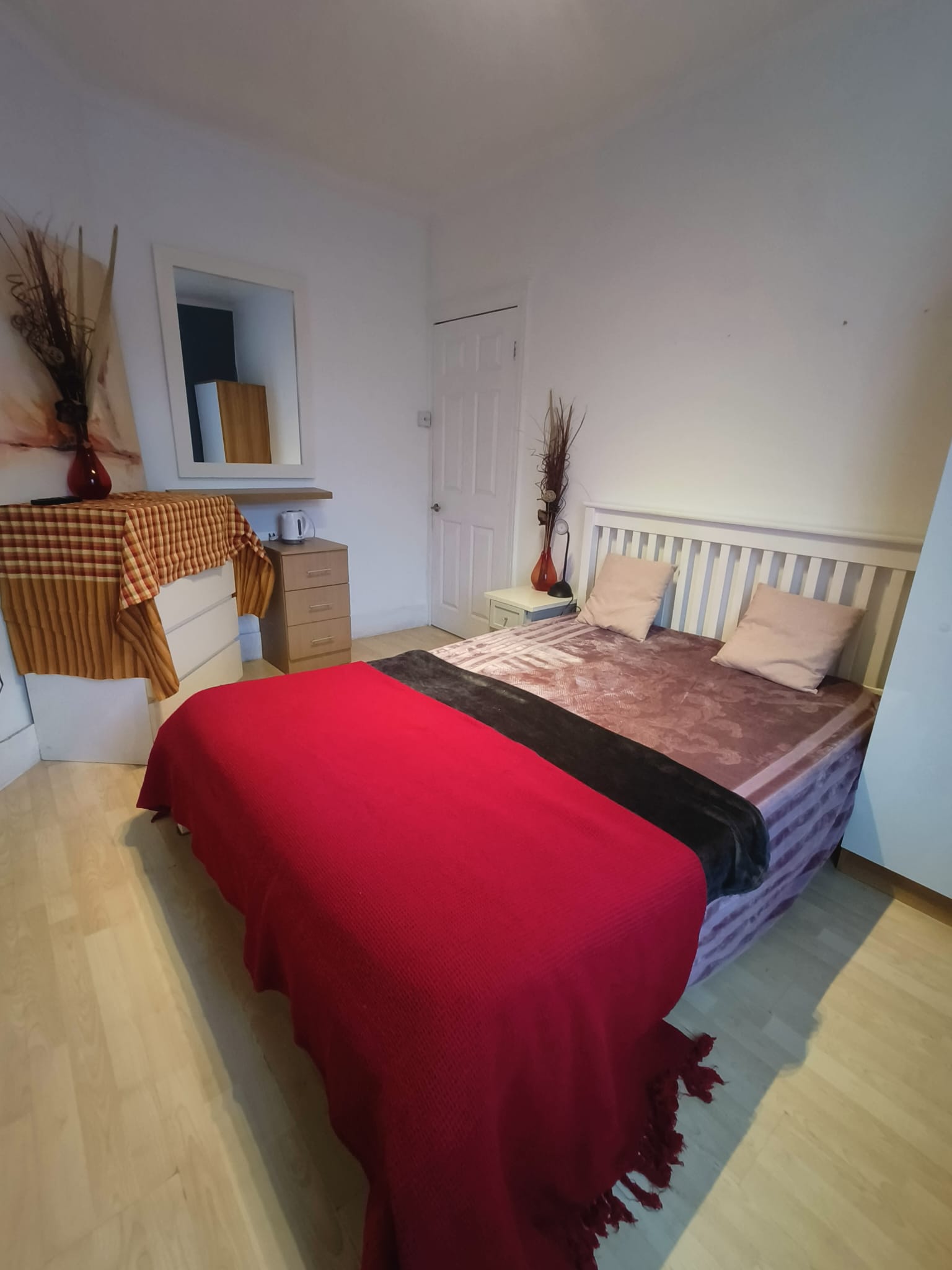 Double Bedroom (Shared) Available – Plaistow